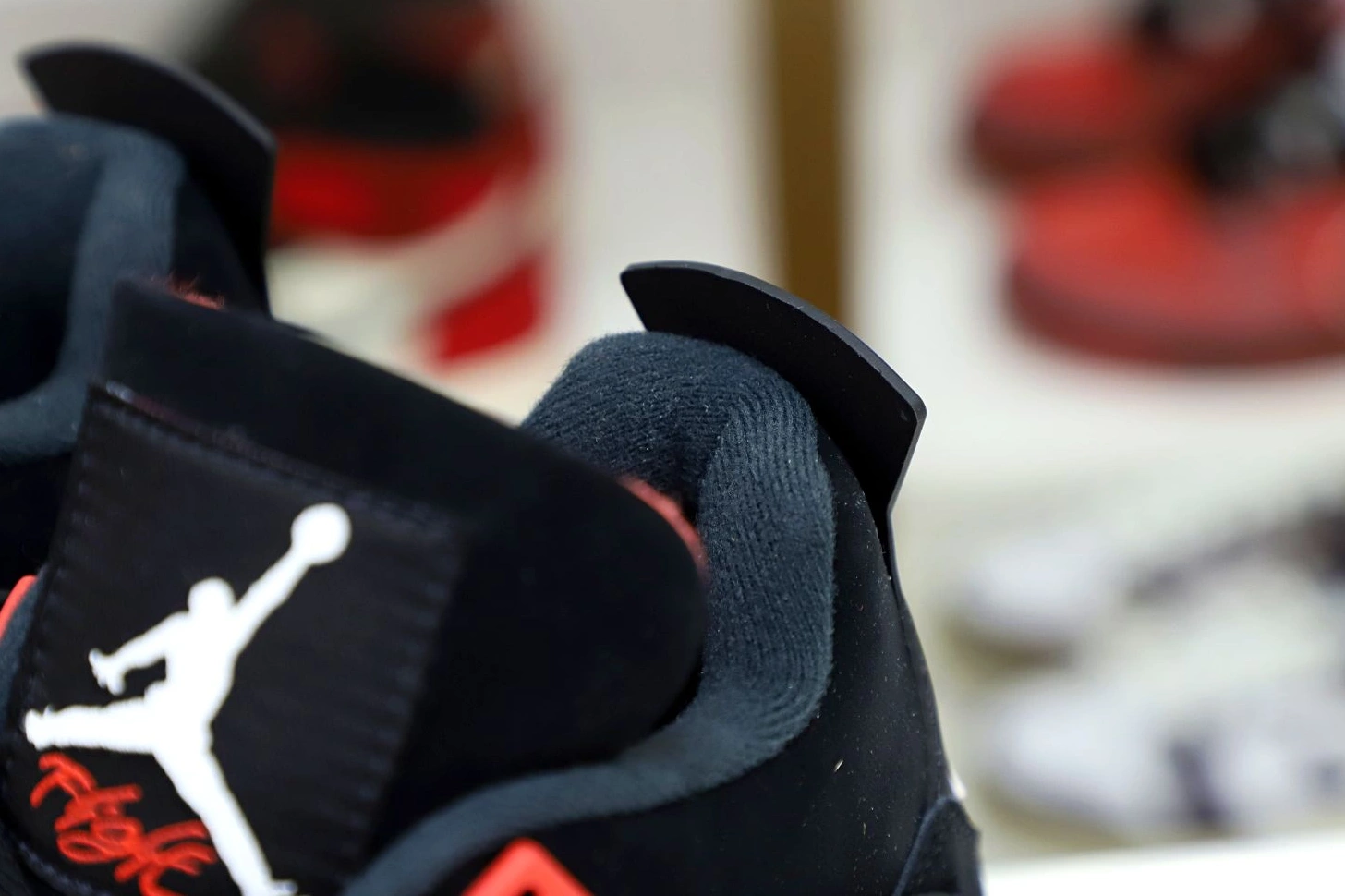 AIR 'RED RETRO 4 JORDAN THUNDER' 0905